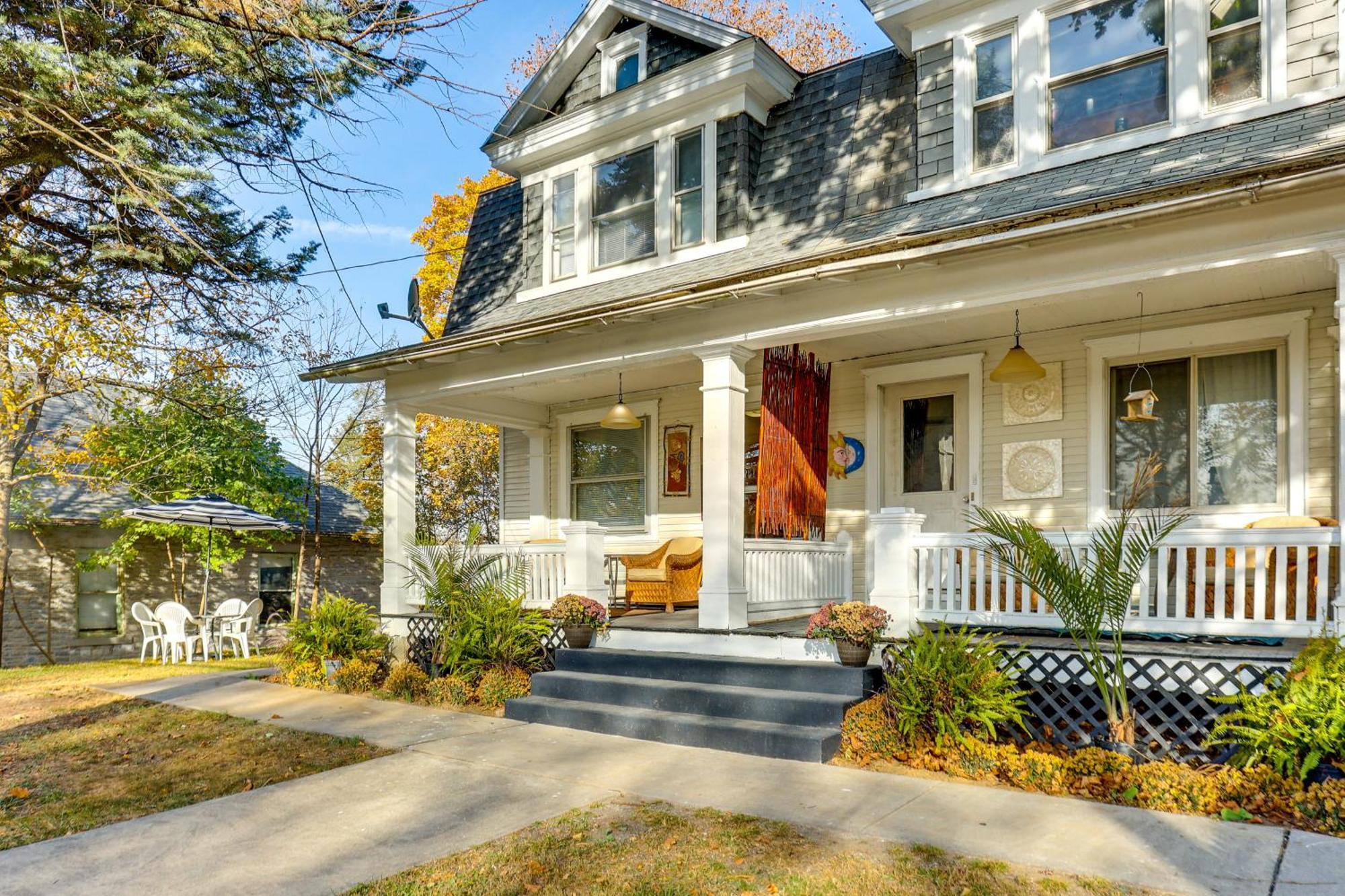 Less Than 10 Mi To Hersheypark Duplex With Fire Pit And Grill Holiday home Annville